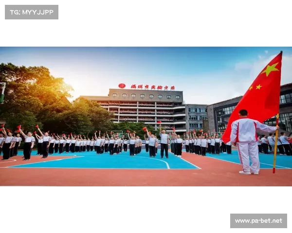 曼联力克游泳创历史新纪录 向胜利迈出关键一步 曼联力克游泳创历史新纪录 向胜利迈出关键一步