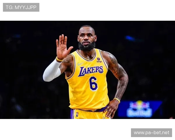 詹姆斯最新数据发布下概率解读显示趋势持续显现赛场表现与未来走向